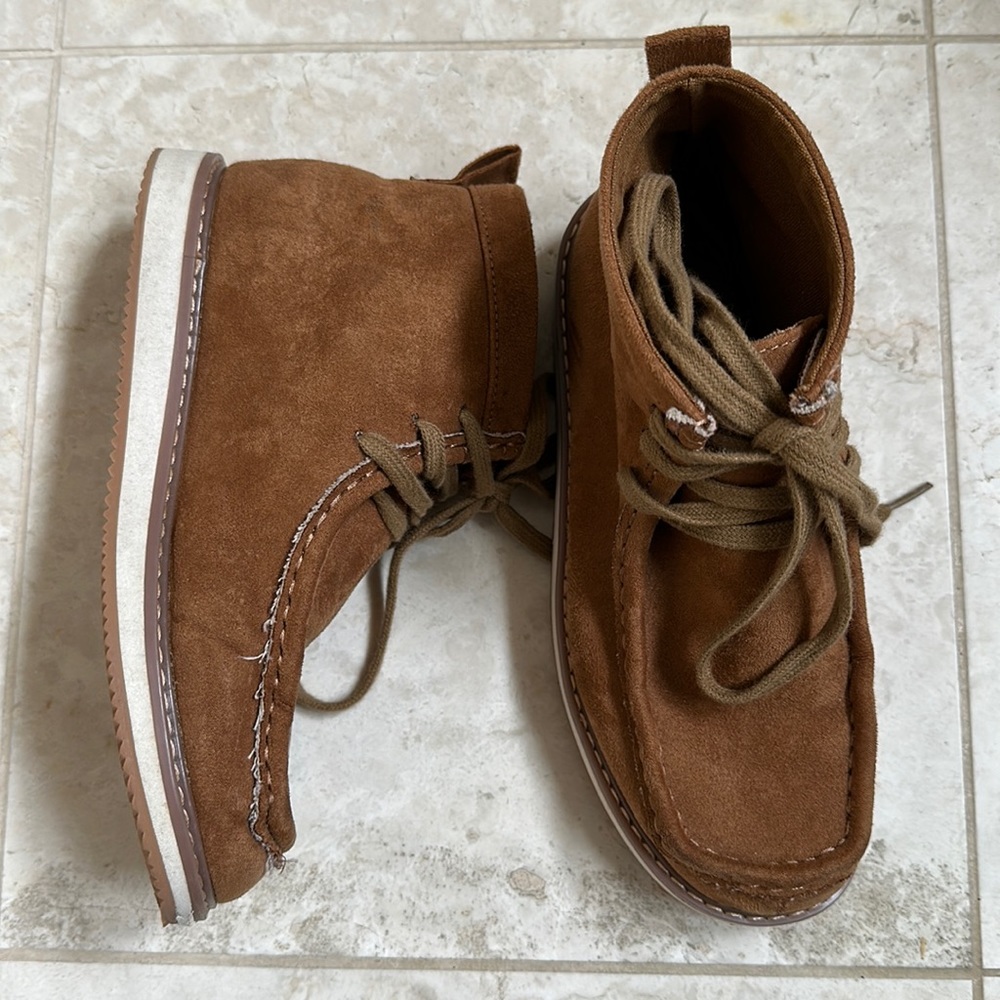 Kids Tan suede boots